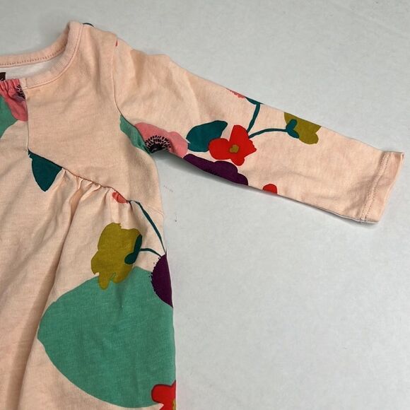 Tea Collection Peach bold floral one piece jumpsuit EUC size 9-12 months - Picture 4 of 13